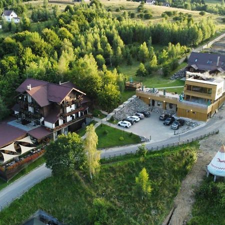 Maggie'S Ranch Hotell Rîşnov Exteriör bild