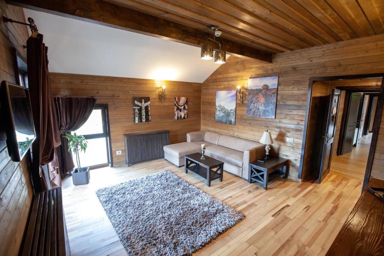 Maggie'S Ranch Hotell Rîşnov Exteriör bild