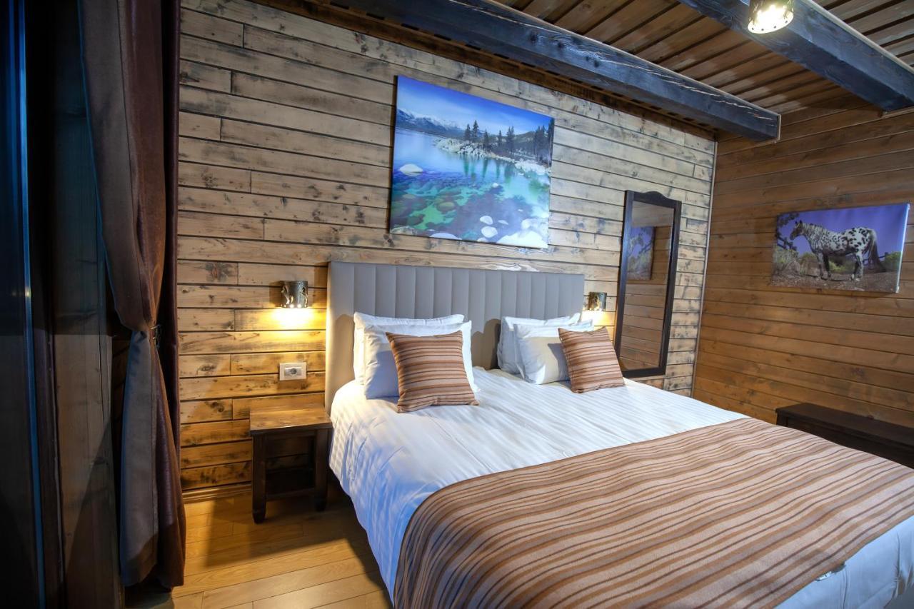 Maggie'S Ranch Hotell Rîşnov Exteriör bild