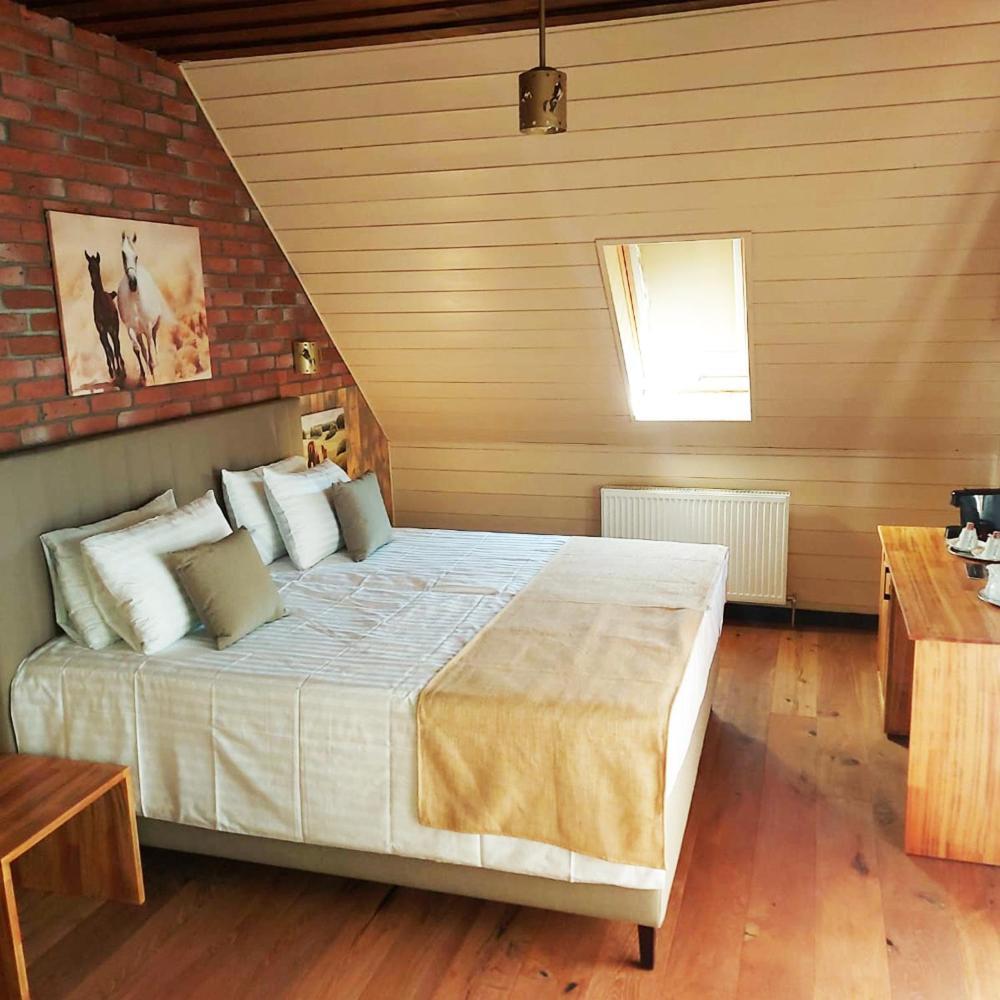 Maggie'S Ranch Hotell Rîşnov Exteriör bild