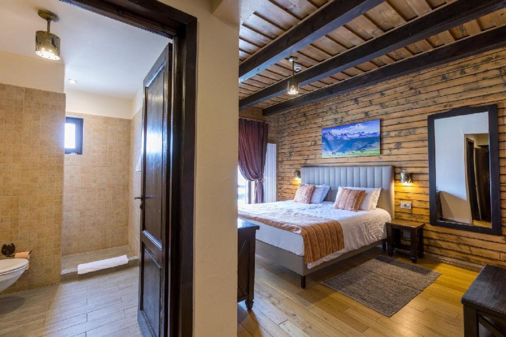 Maggie'S Ranch Hotell Rîşnov Exteriör bild