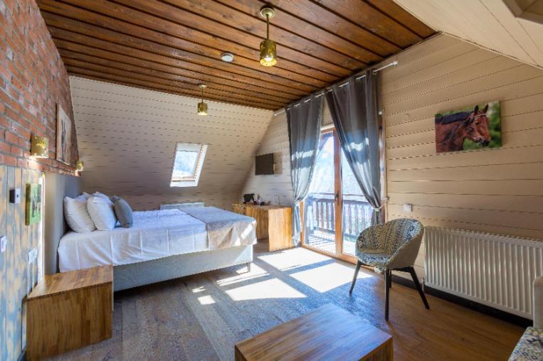 Maggie'S Ranch Hotell Rîşnov Exteriör bild