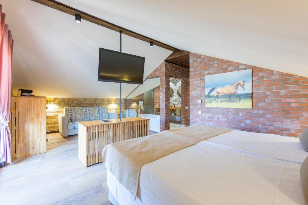 Maggie'S Ranch Hotell Rîşnov Exteriör bild