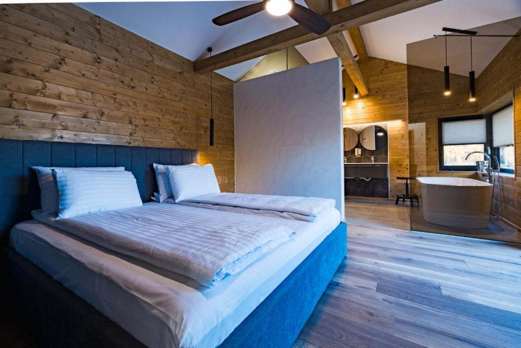 Maggie'S Ranch Hotell Rîşnov Exteriör bild