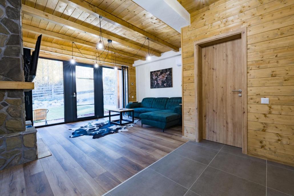 Maggie'S Ranch Hotell Rîşnov Exteriör bild