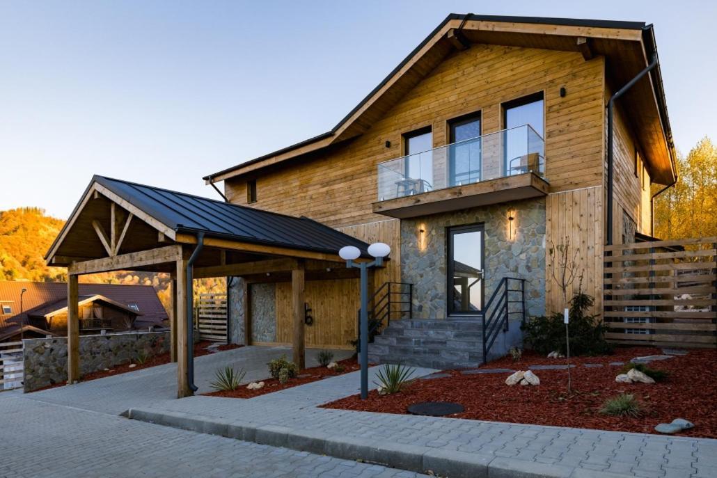 Maggie'S Ranch Hotell Rîşnov Exteriör bild