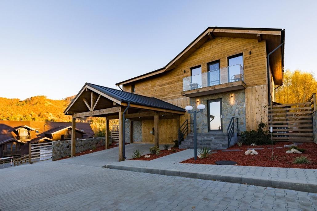 Maggie'S Ranch Hotell Rîşnov Exteriör bild