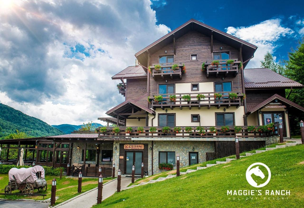 Maggie'S Ranch Hotell Rîşnov Exteriör bild